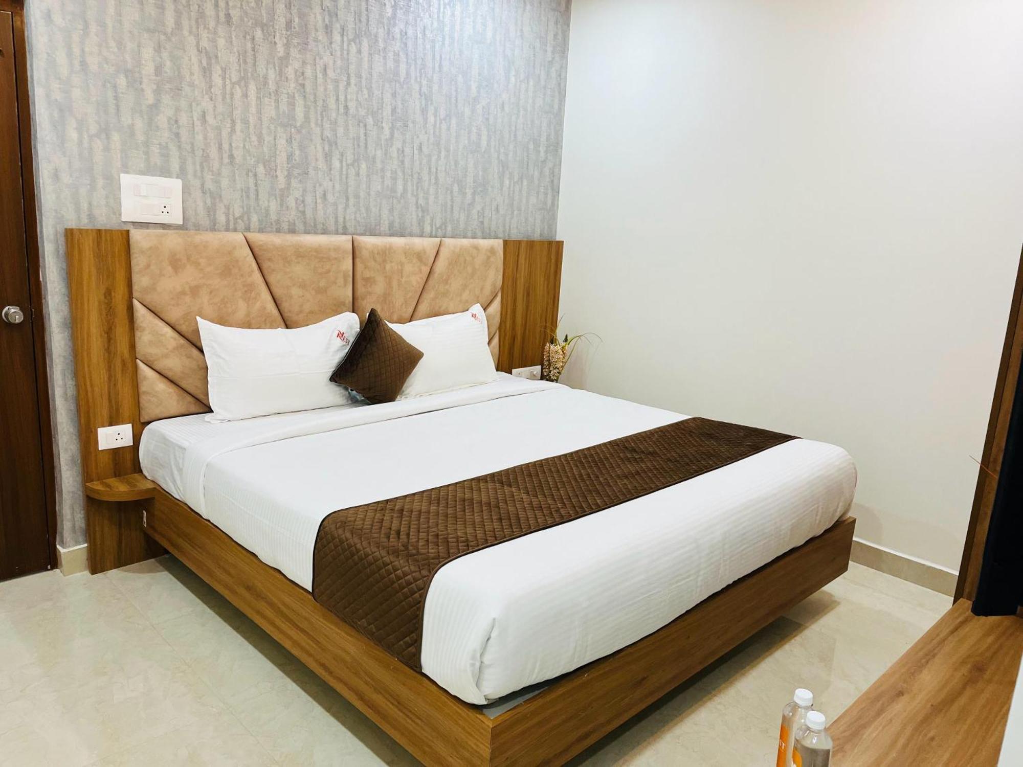 Viola Suites ไฮเดอราบัด ภายนอก รูปภาพ